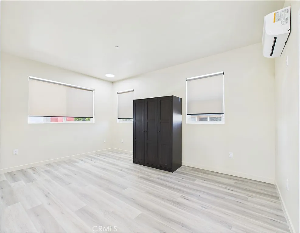 4 bed, 2929 sqft, $4,200 — Photo 3