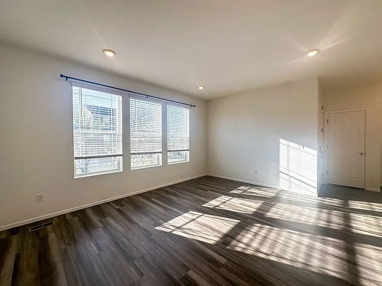 17430 Pacific Peak Cir — Photo 22