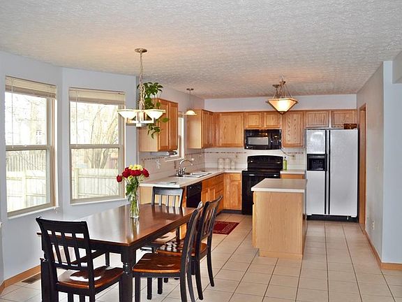 3rd image of 1516 Meadowlark Ln