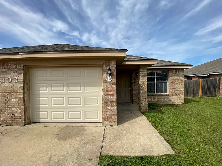 103 Castellon Ct — Photo 10