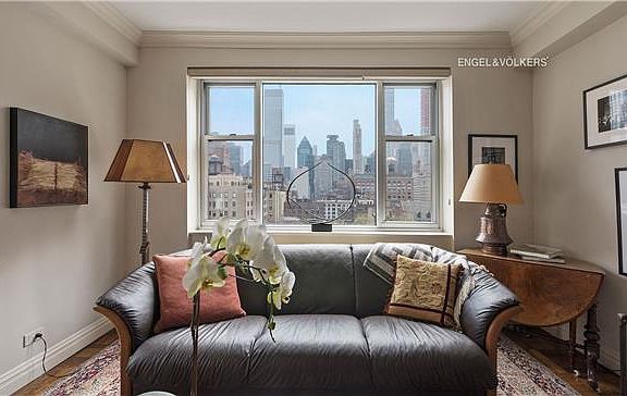 2nd image of 116 E 66th St #12D