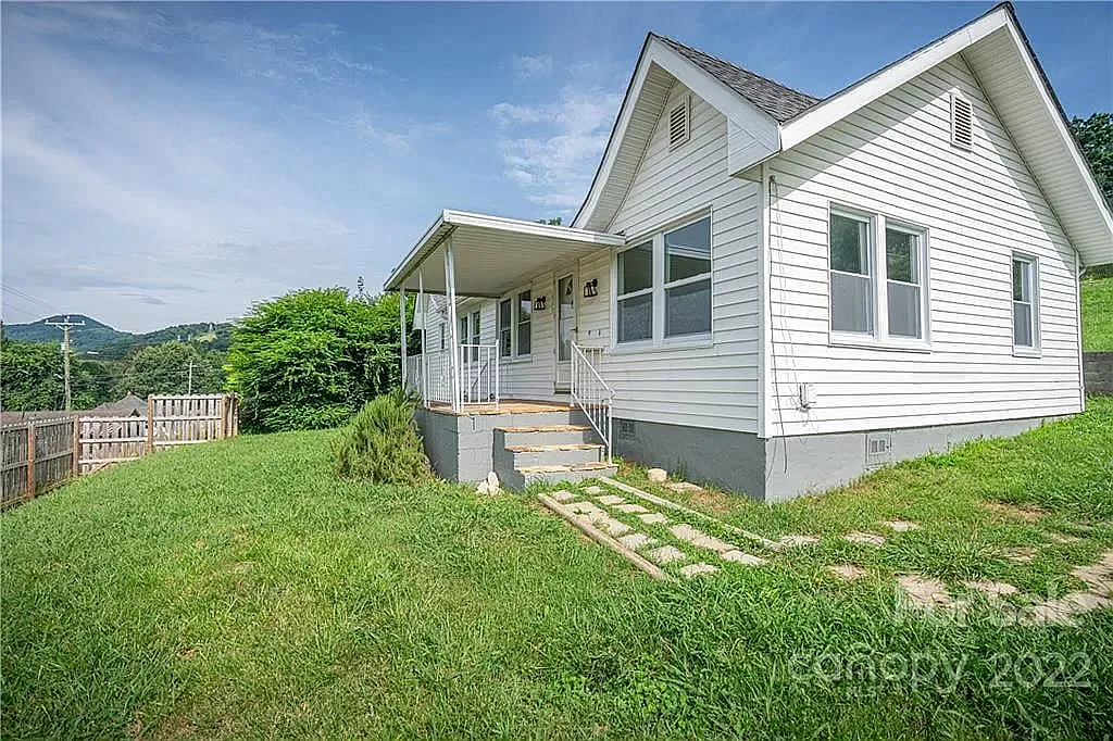 3 bed, 1150 sqft, $1,400 — Photo 2