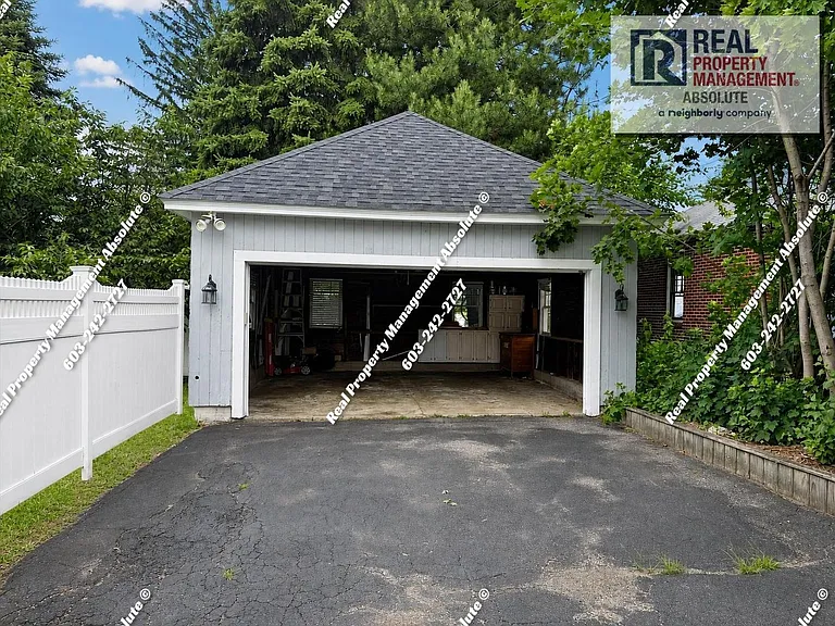 11 E Dunstable Rd — Photo 40