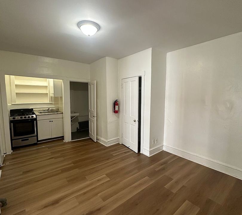 1st image of 68-72 Nyack Ave #3