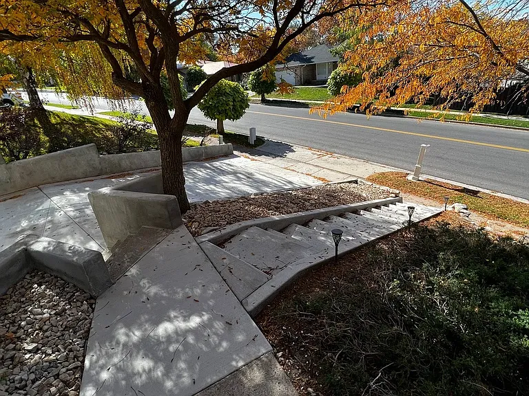 1001 S Lakeview Dr — Photo 2