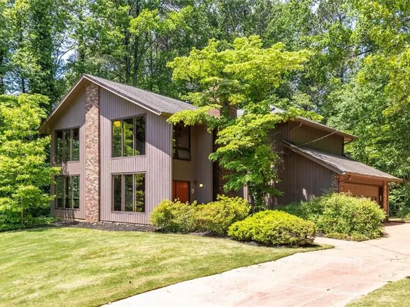 2161 Minute Ct, Stone Mountain, GA 30087