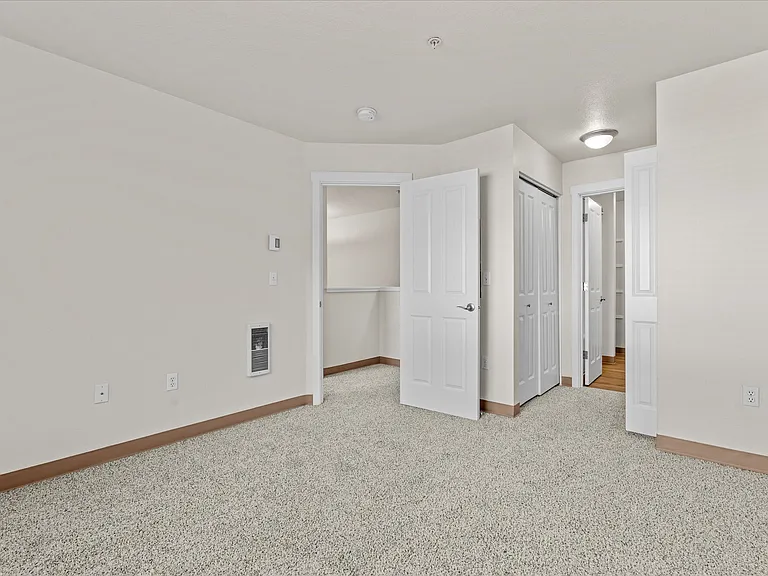 Chinook Way Apartments — Photo 77