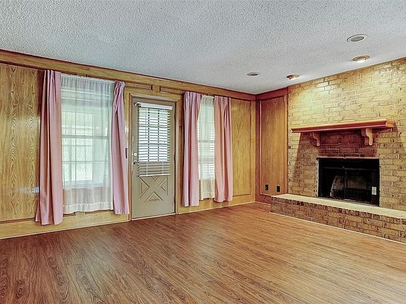 3rd image of 217 Arkansas St