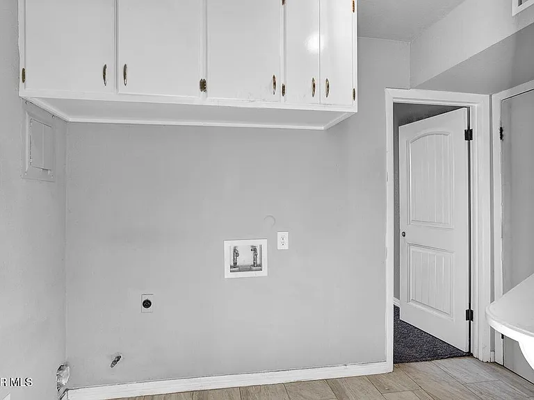 3709 Roslyn Dr — Photo 13