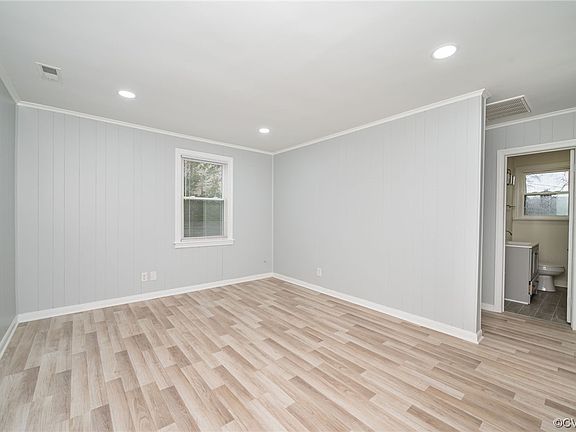 4th image of 1105 Georgia Ave