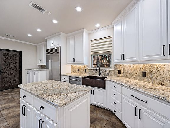 5th image of 725 Greenway Dr