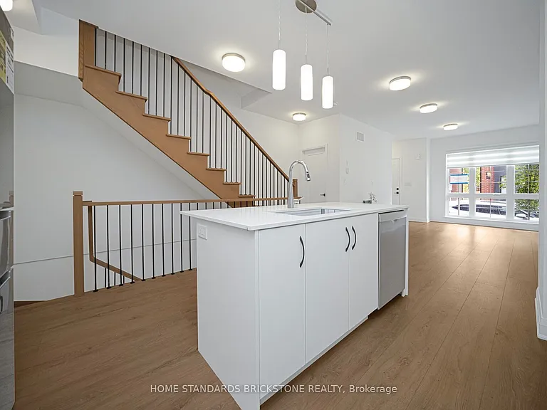 22 Chesley St — Photo 16