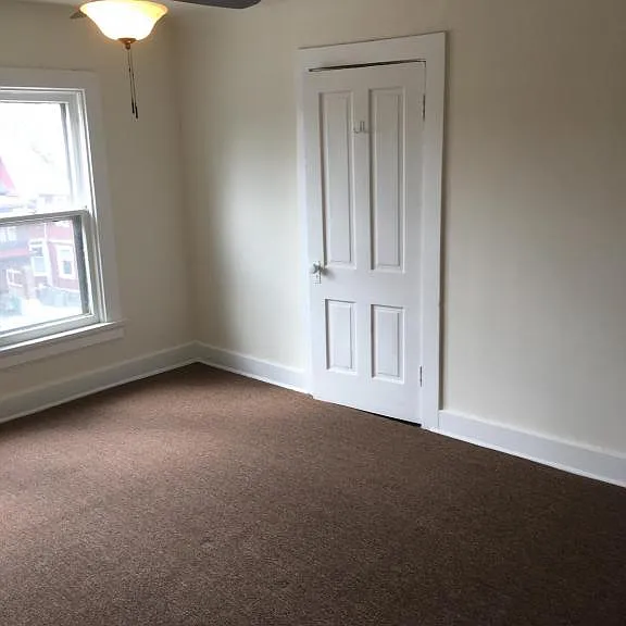 2704 N Hackett Ave #10 — Photo 4