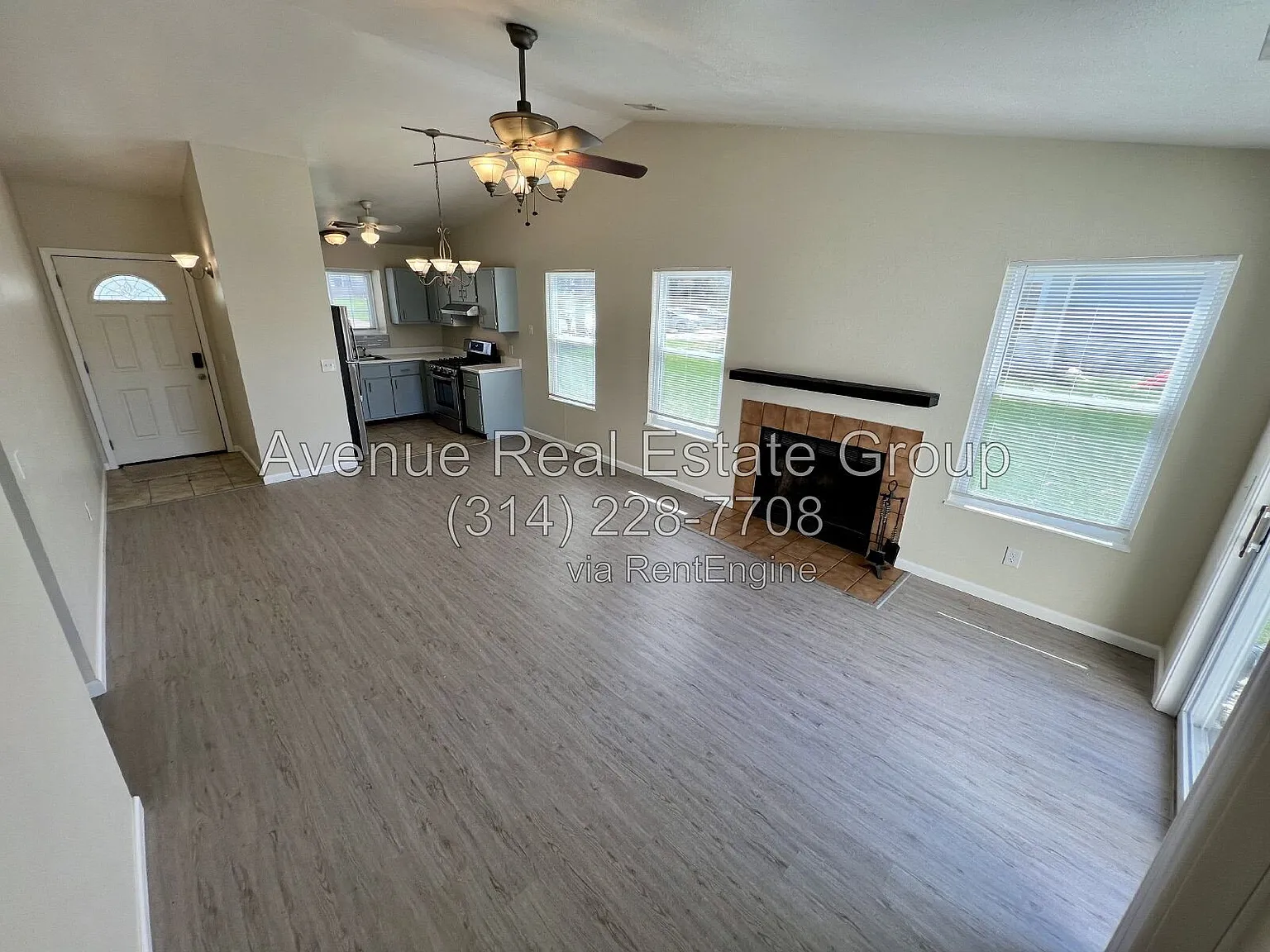 2 bed, 2.0 bath, 1008 sqft, $1,795 — Photo 3