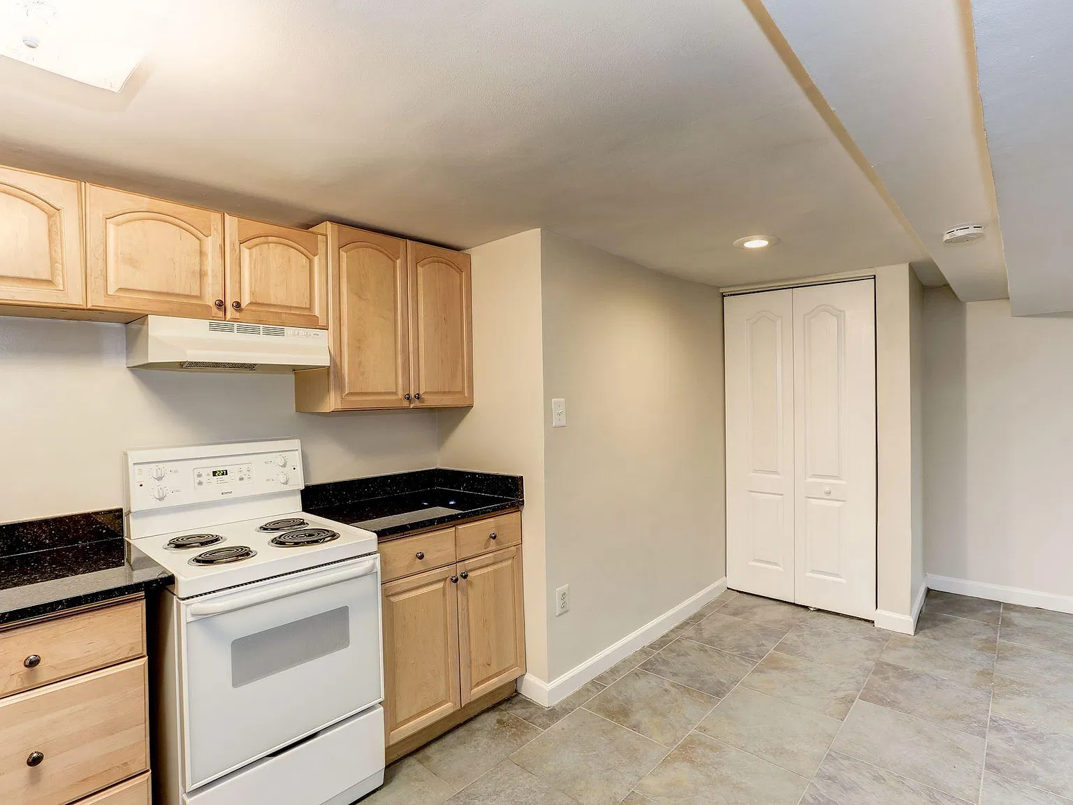 1 bed, 600 sqft, $1,550 — Photo 2