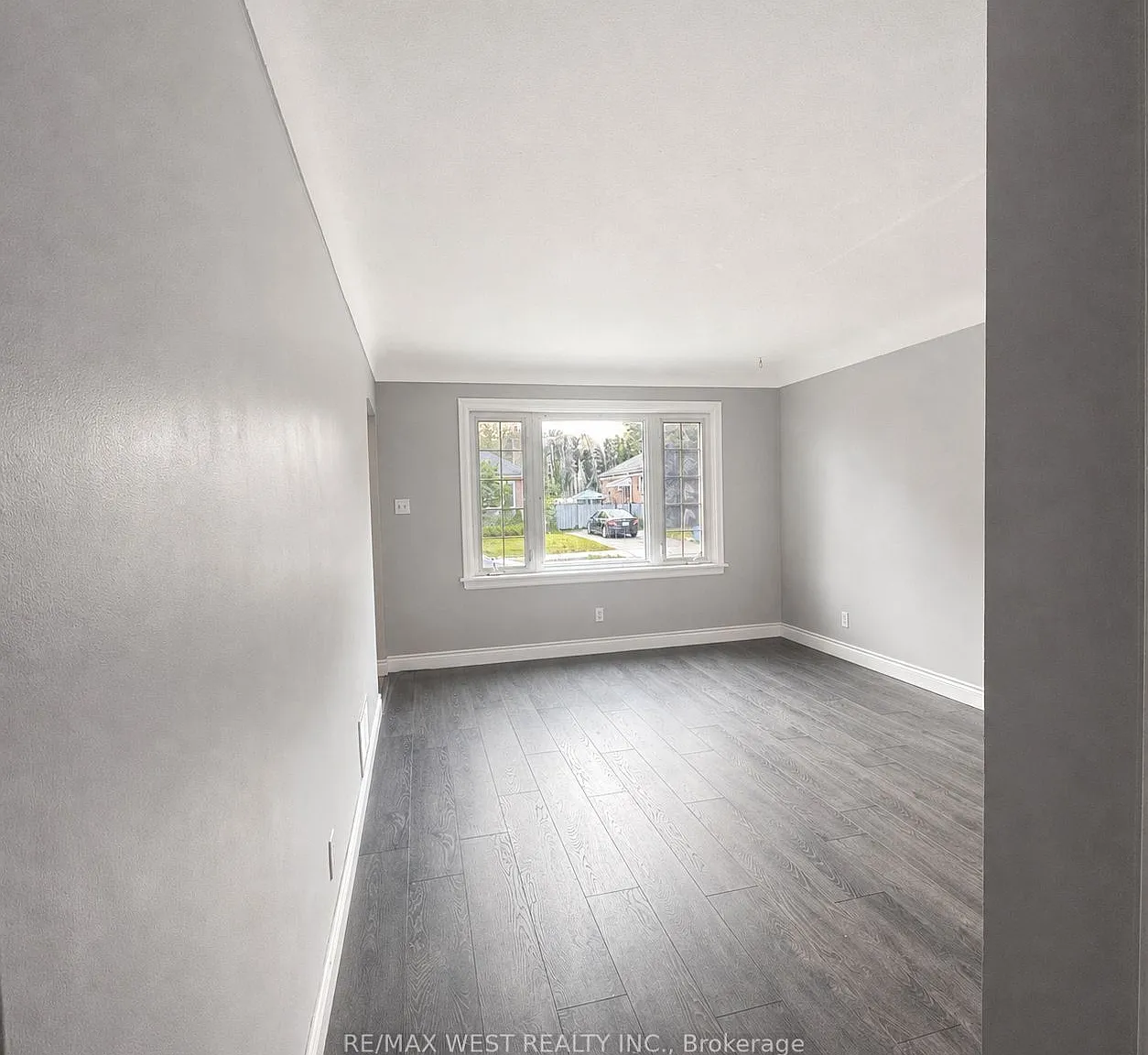 3 bed, $2,400 — Photo 2