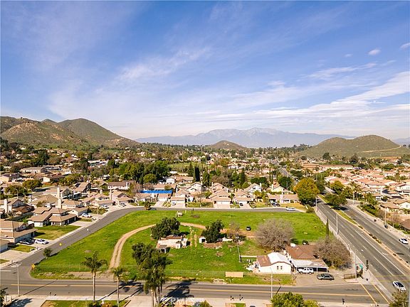 4th image of 5608 La Sierra Ave