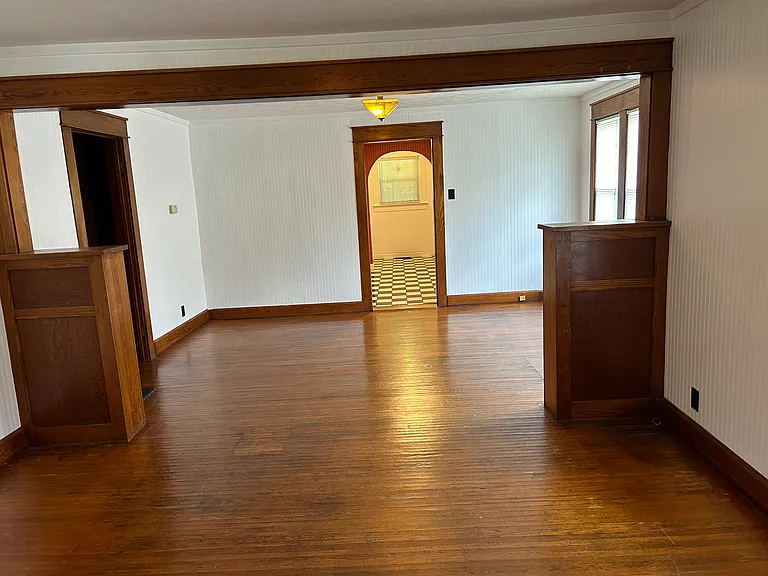 425 E University St — Photo 14