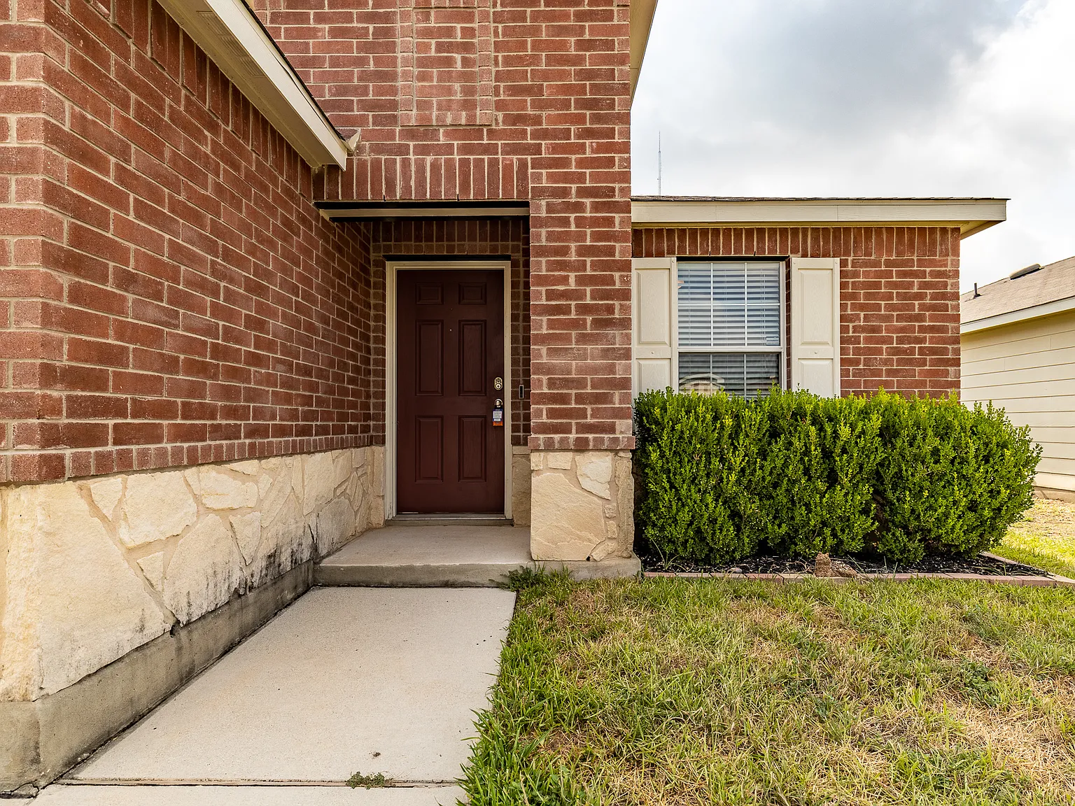 3 bed, 1703 sqft, $1,700 — Photo 3