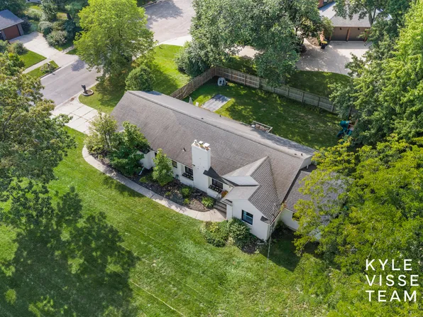 3030 Cascade Rd SE, East Grand Rapids, MI 49506