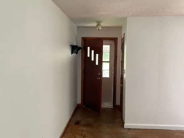 1012 Aspen Rd, Charleston, WV 25304
