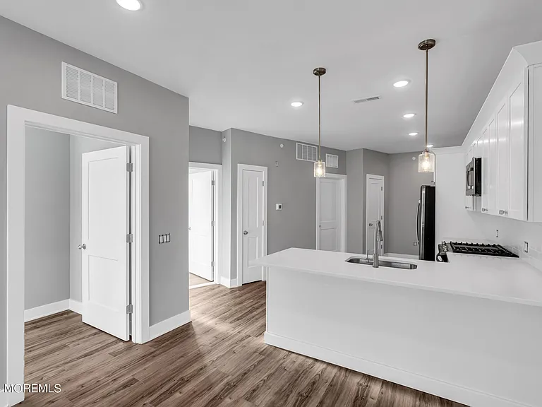 33 Union Ave #210 — Photo 38