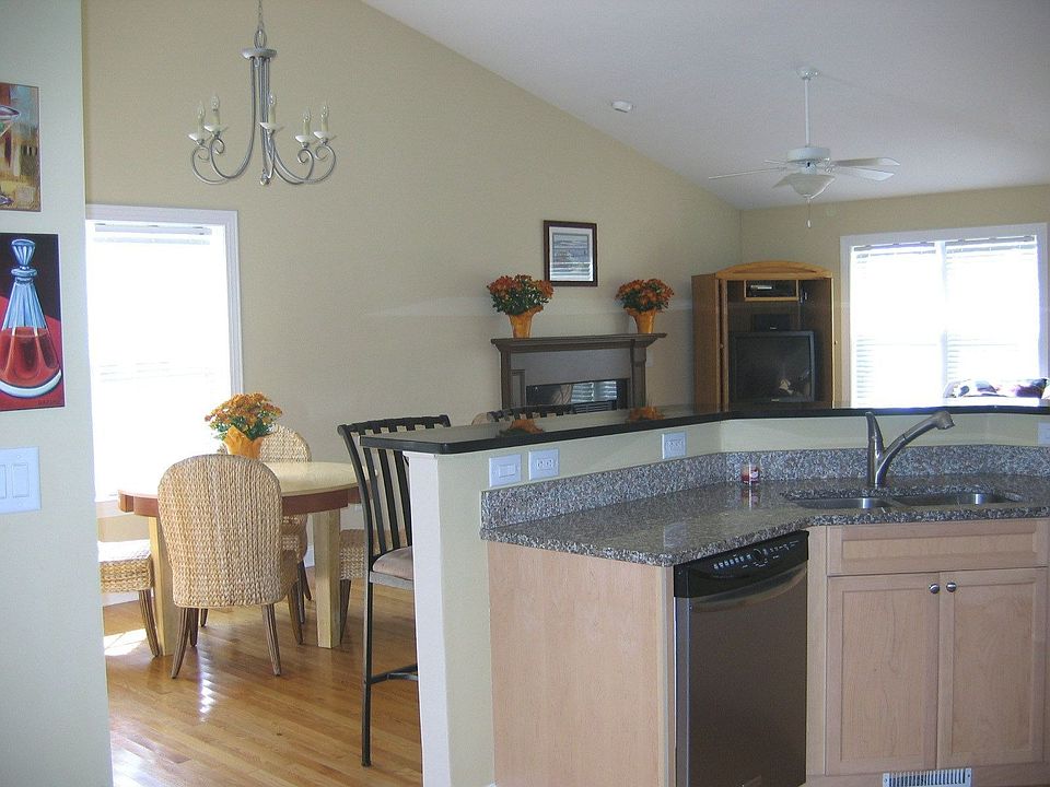 Breakfast nook looking into dinning room
