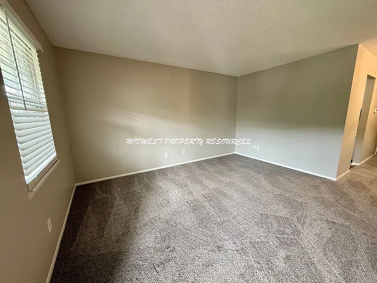 989 NW Colbern Rd #5B — Photo 7