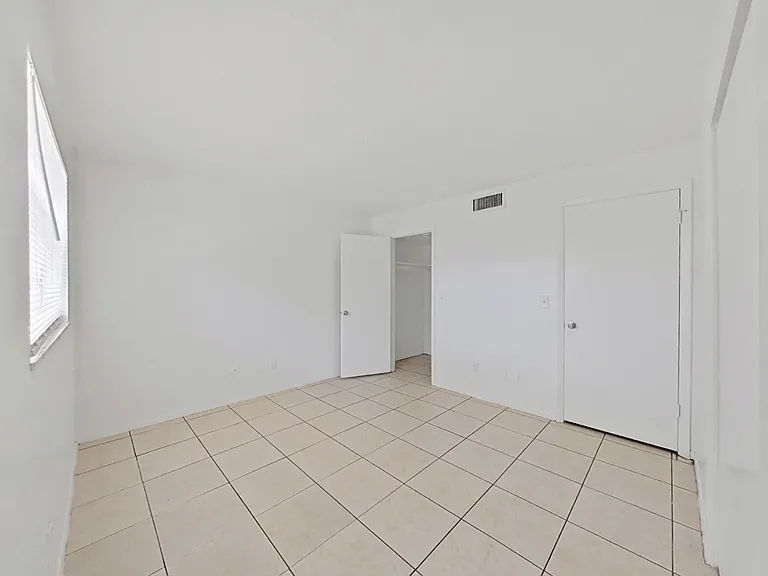111 N Lady Mary Dr #14 — Photo 11