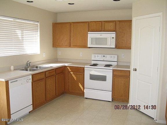 4th image of 18238 N Lynn St