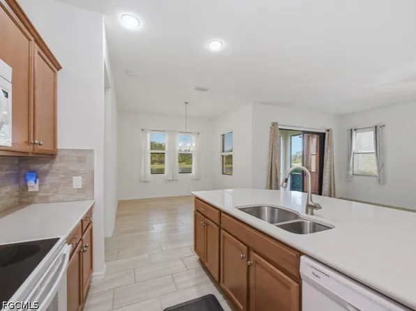10646 Essex Square Blvd, Fort Myers, FL 33913