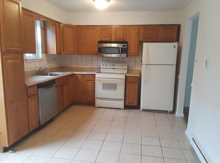 226 Hampshire Rd, Sicklerville, NJ 08081