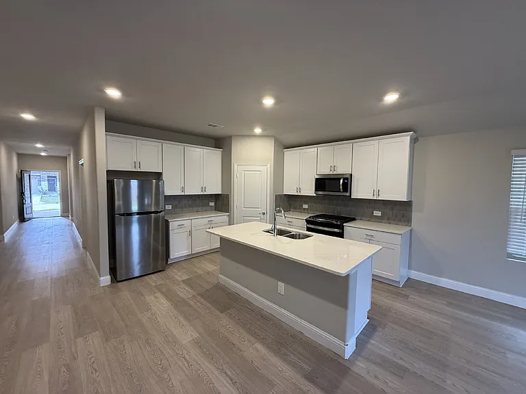 702 Williams Way — Photo 6
