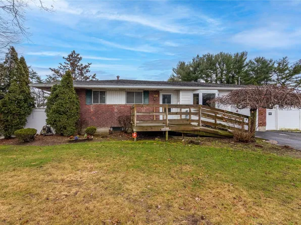 366 Grand Boulevard, Deer Park, NY 11729