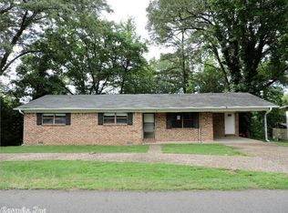 1102 Emory St, Hot Springs, AR 71913