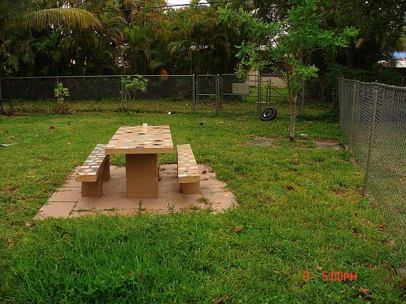 2nd image of 1230 NE 134th St