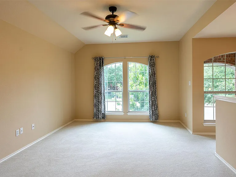 1106 Camden Cv — Photo 16