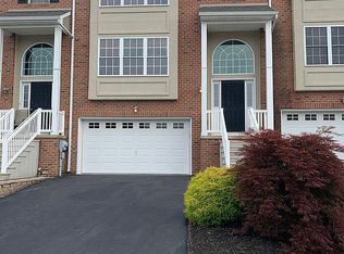 444 Hillside Dr, Mountville, PA 17554