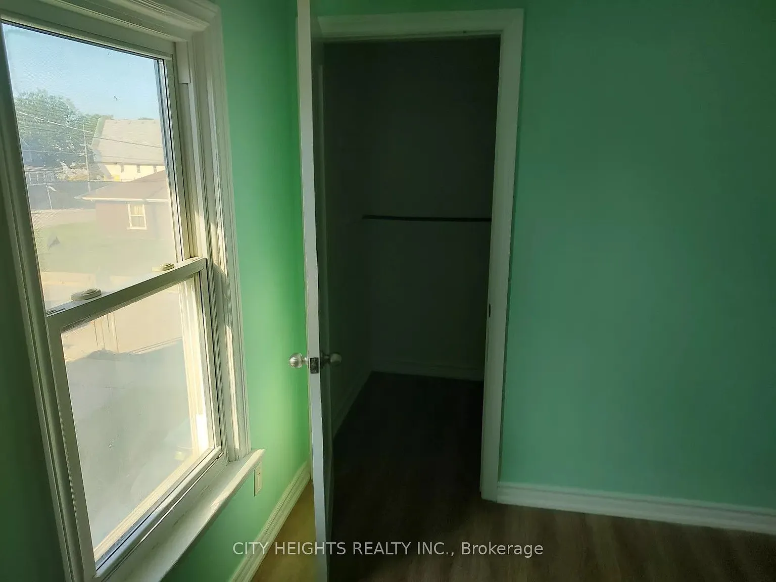3 bed, $2,500 — Photo 2