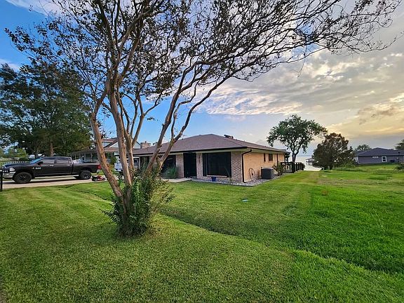 3rd image of 292 Echo Ln