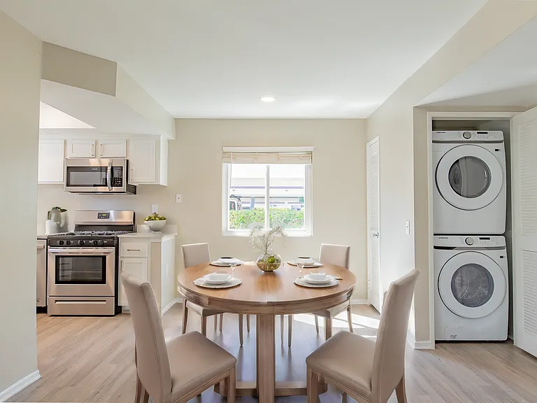 1202 Sea Cliff Way — Photo 4