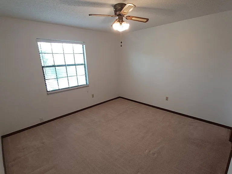 2295 Foxwood Dr — Photo 31