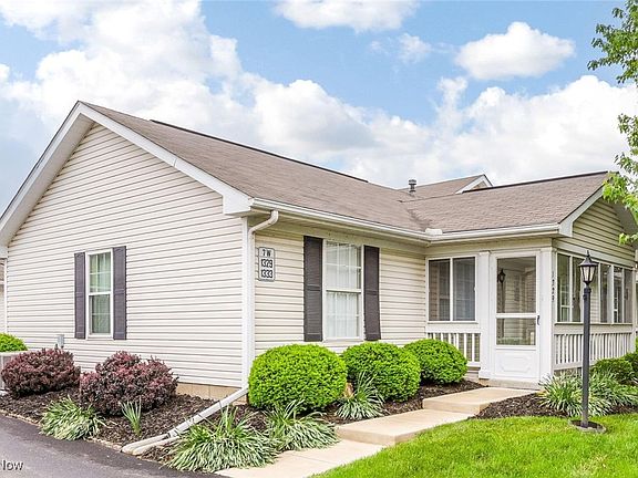 3rd image of 1329 Hillview Cir W