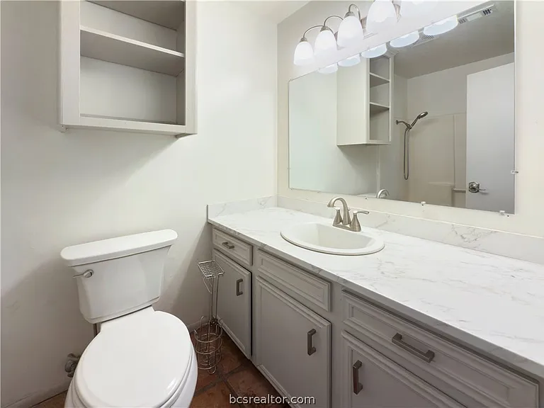 3003 Highwood Ln — Photo 14