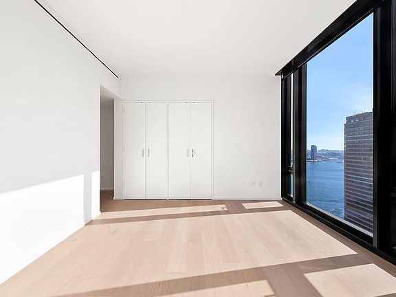 3rd image of 695 1st Ave #39D