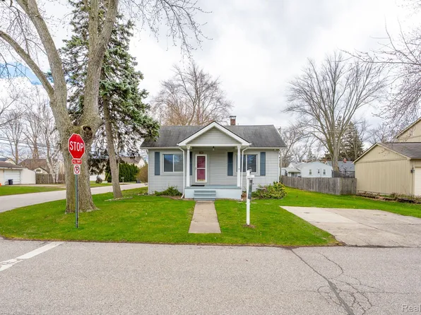 1198 Boyd St, Troy, MI 48083
