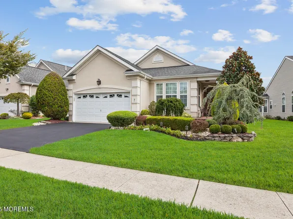 7 Pink Star Court, Manalapan, NJ 07726