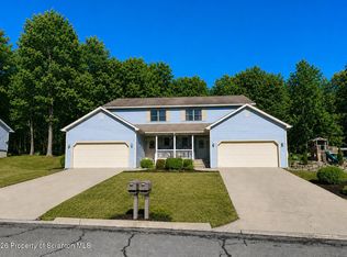 4006-4008 Pondview Dr, Clarks Summit, PA 18411