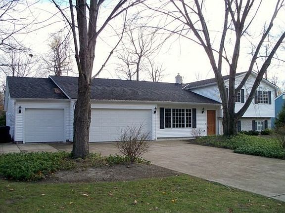 3rd image of 5575 Heather Hill Dr