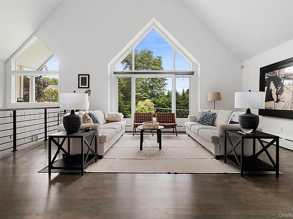 4th image of 33 Hillandale Road